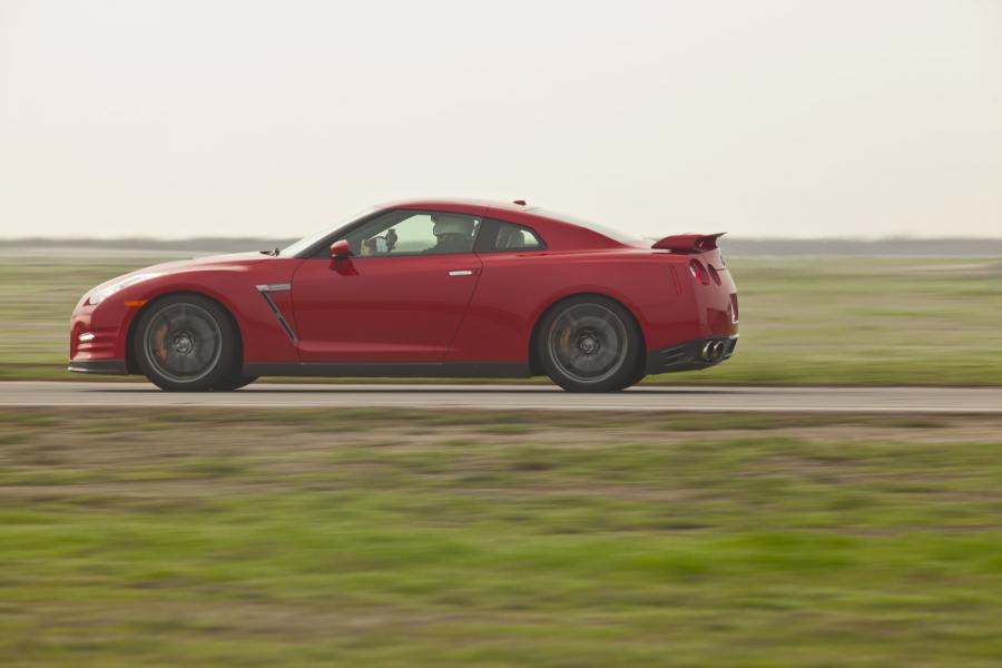  Nissan GT-R 2012 года  (US) (фото 74 из 74)